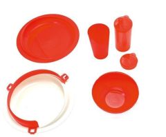 Punainen ruokailuvälinesetti